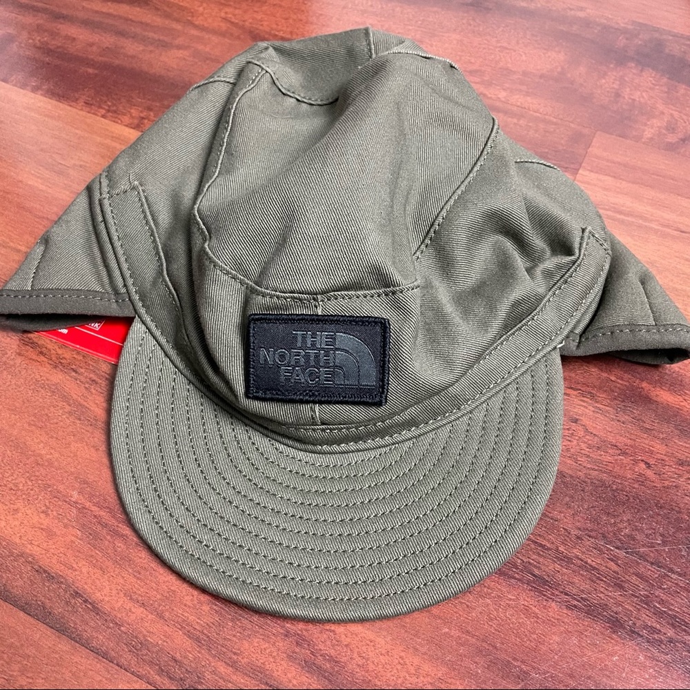 The North Face small youth hat NWT winter